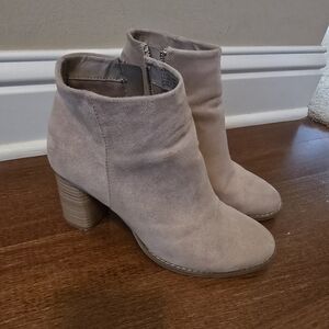 Women's Tan Ankle Boots size 6.5
